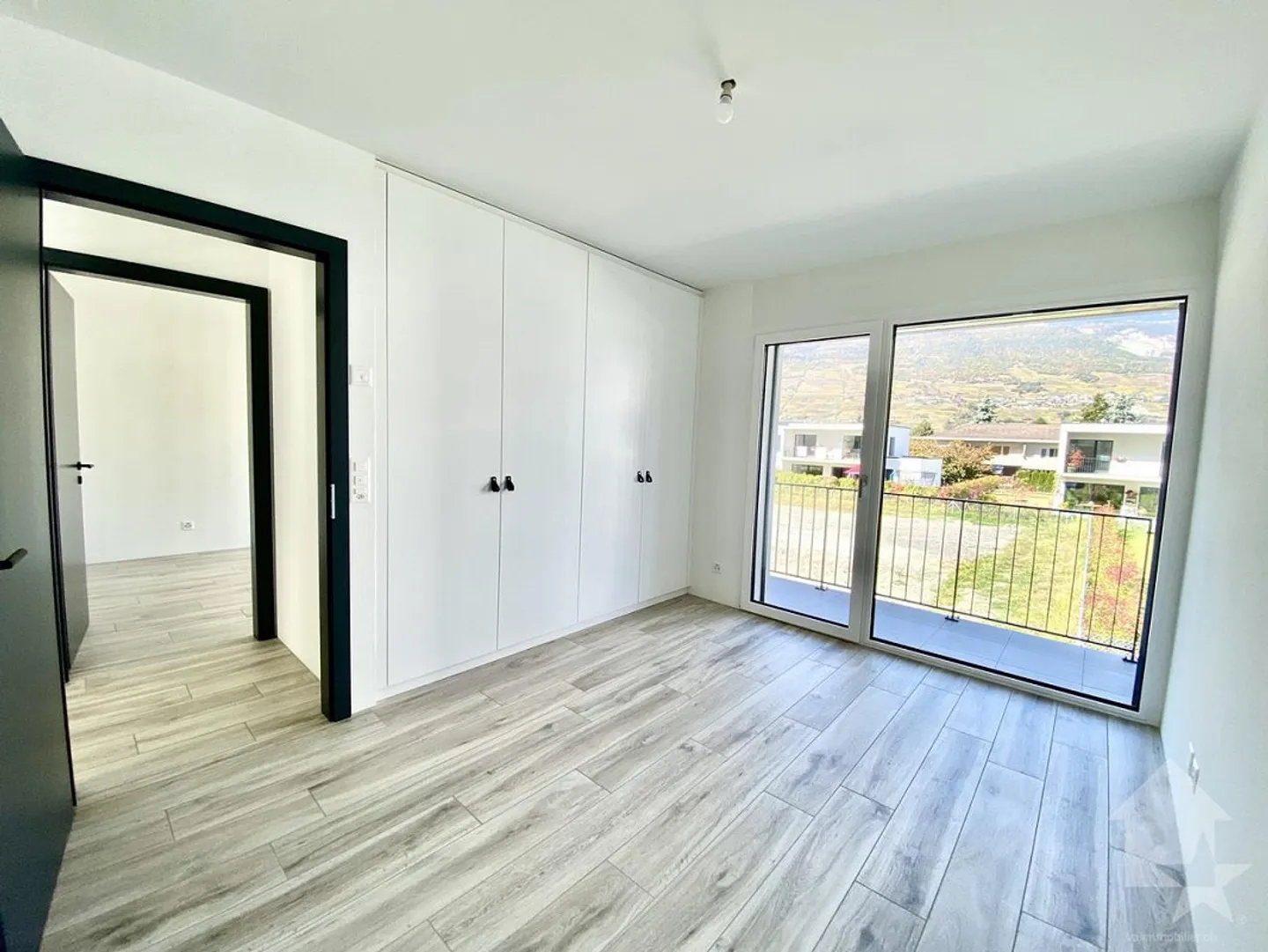 Magnificent new villa 5.5 rooms, garden, large garage and parking! - Photo 20 of 24