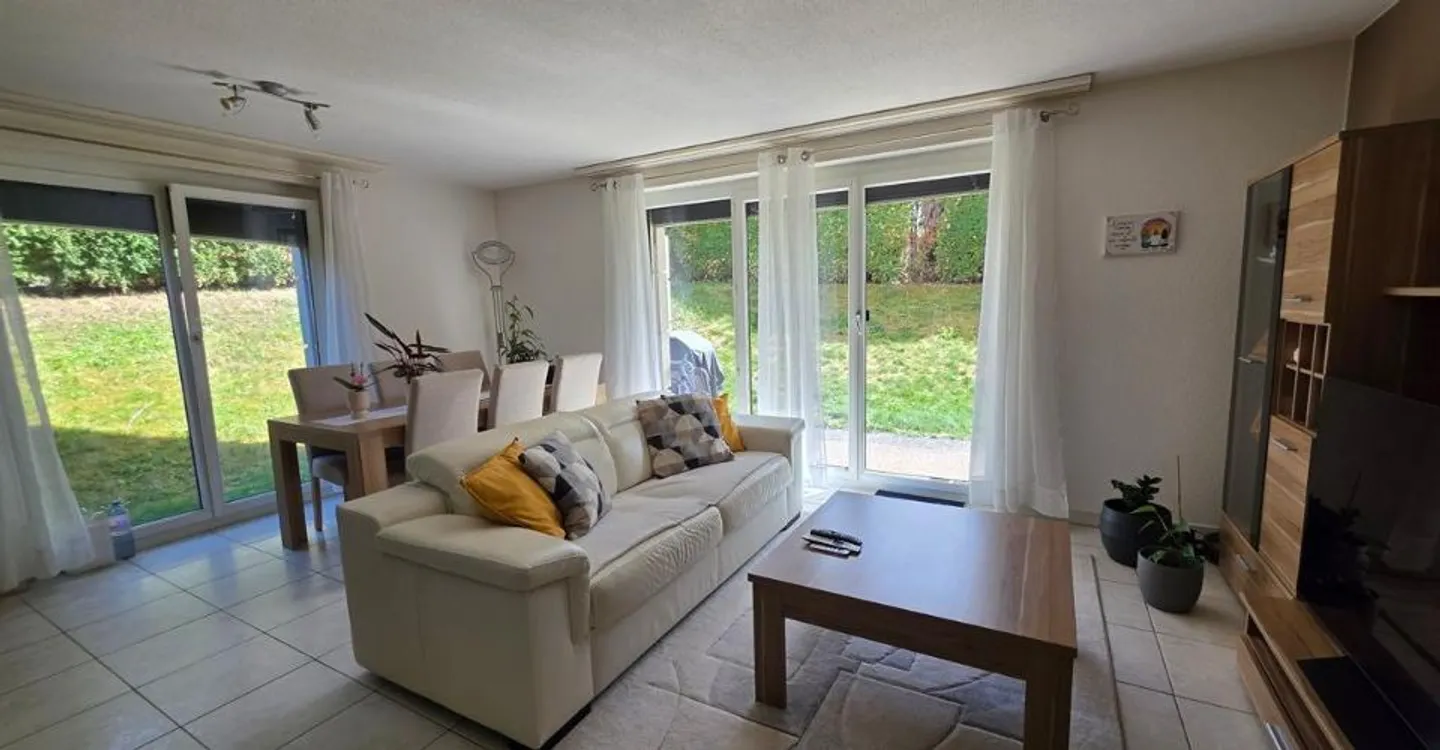 4-room apartment with private garden and garage-box - Photo 4 of 9
