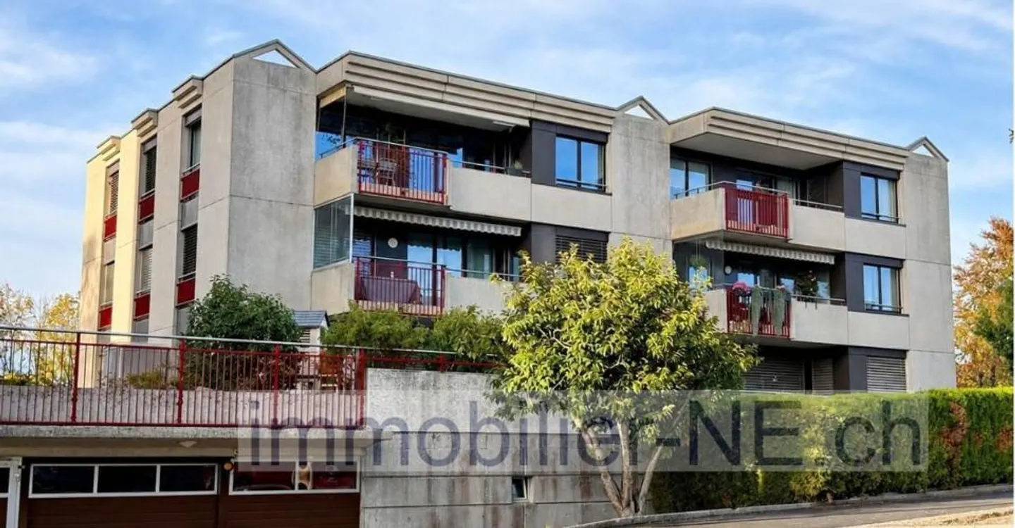 4-room apartment with private garden and garage-box - Photo 1 of 9