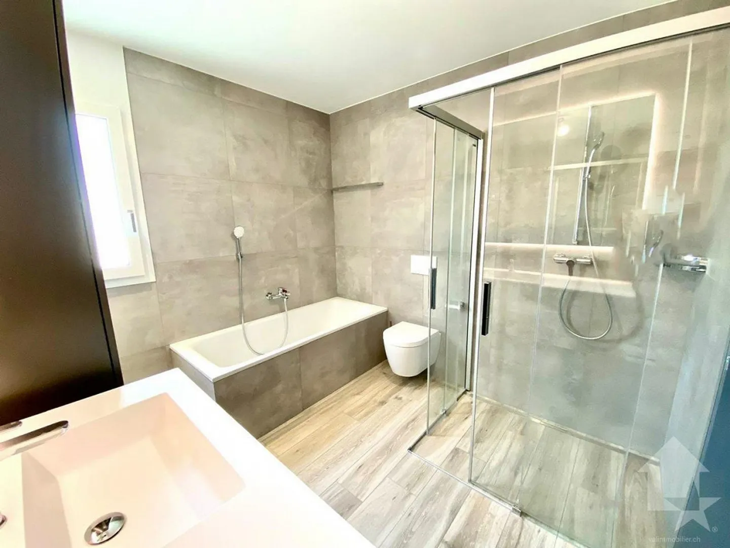 Magnificent new villa 5.5 rooms, garden, large garage and parking! - Photo 17 of 24