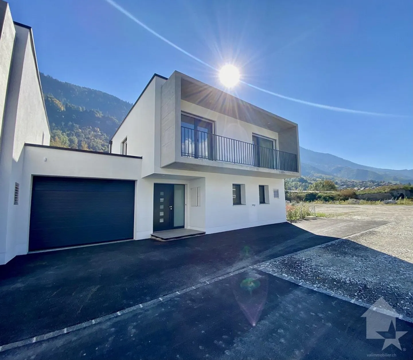 Magnificent new villa 5.5 rooms, garden, large garage and parking! - Photo 23 of 24