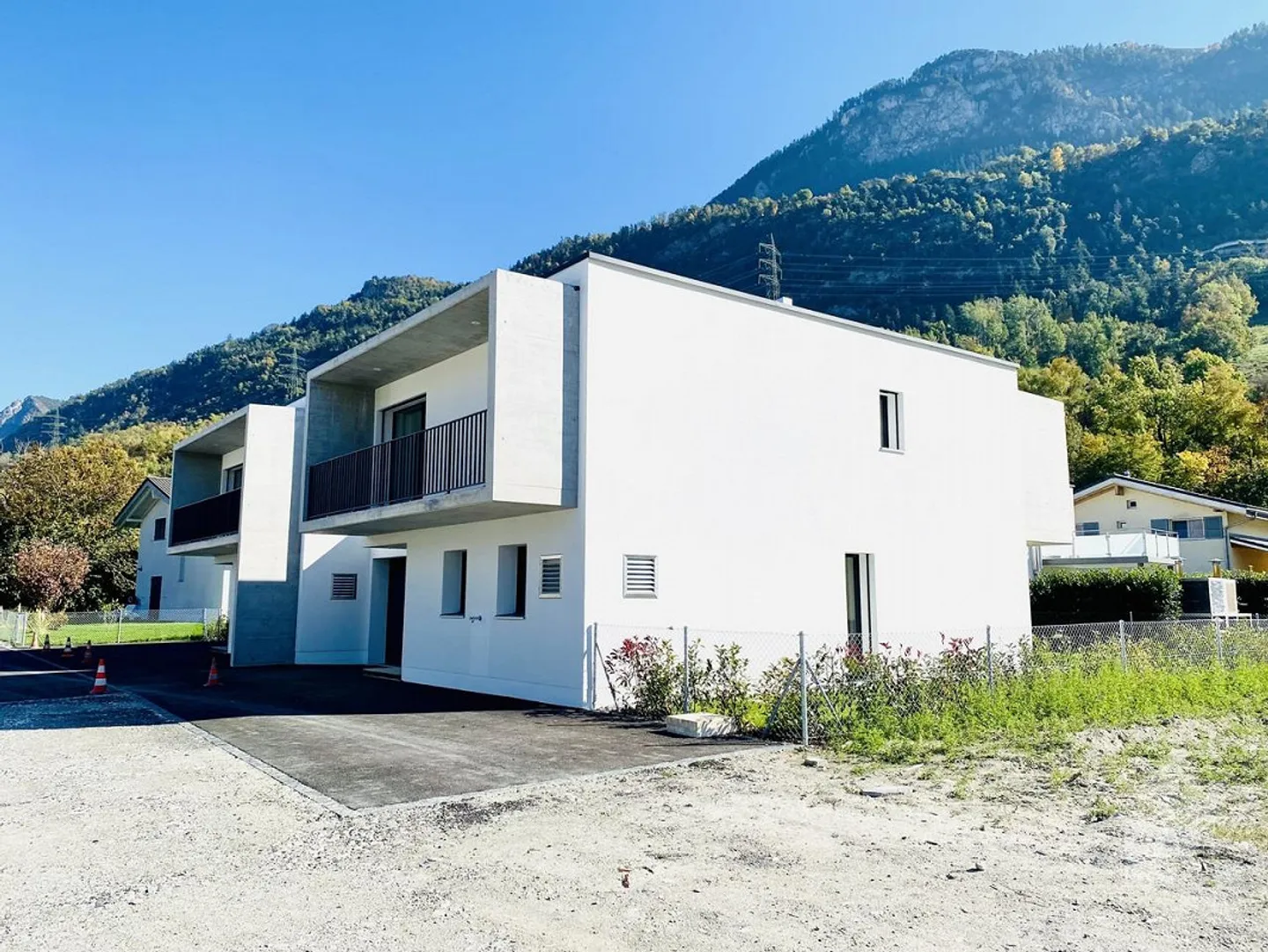 Magnificent new villa 5.5 rooms, garden, large garage and parking! - Photo 24 of 24