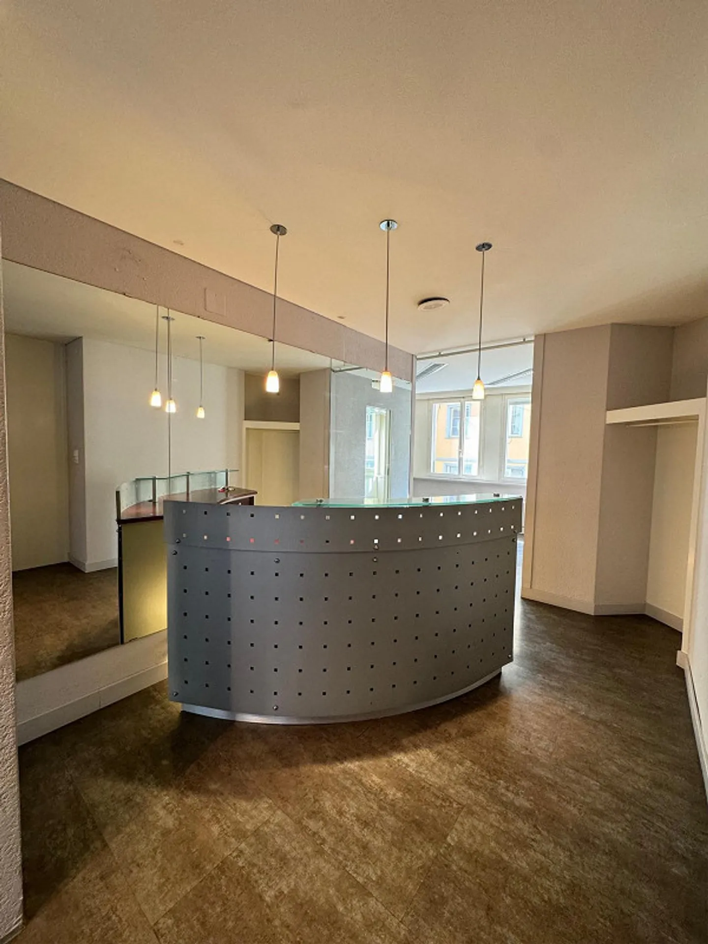 Espace commercial ou de bureau attrayant au cœur de St. Gallen à louer - Photo 3 sur 10