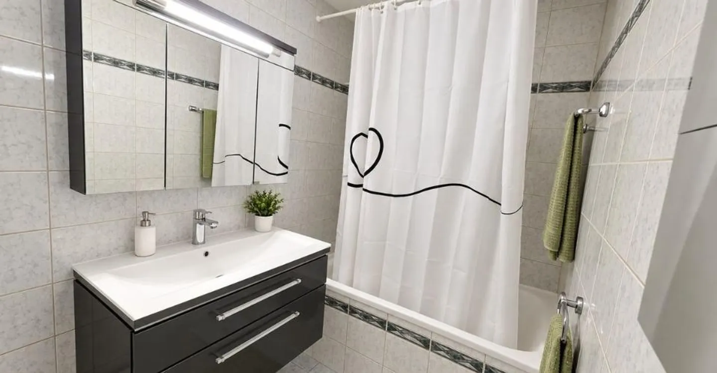 4-room apartment with private garden and garage-box - Photo 9 of 9