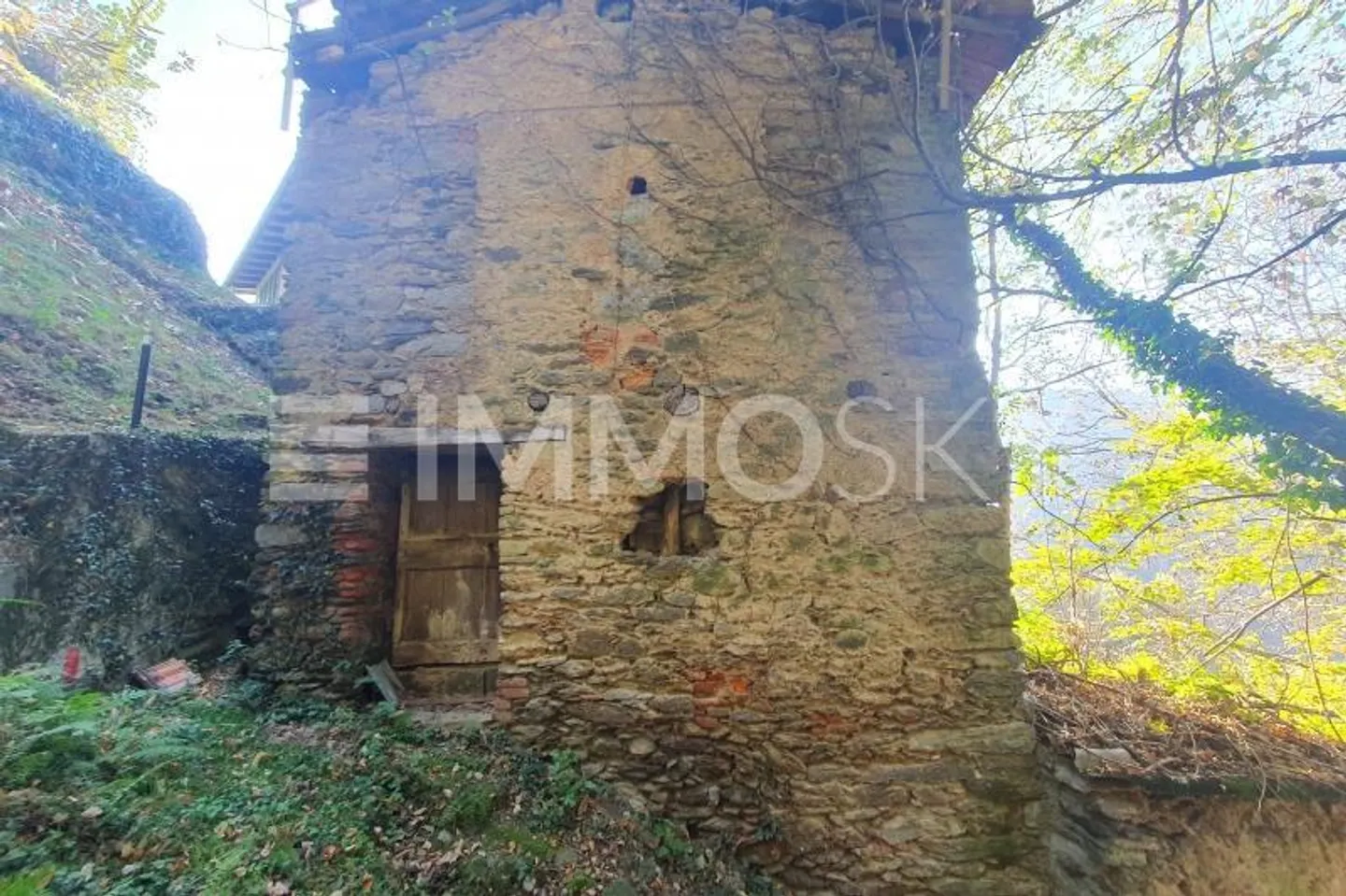 Opportunité de rénovation avec projet et extension de toit - Photo 4 sur 5