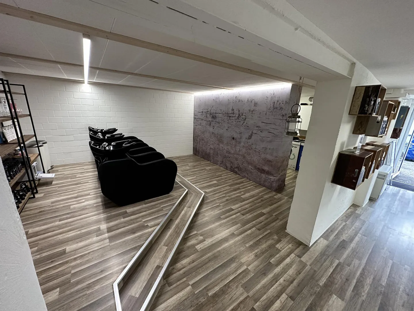 Parrucchiere, Terapia, Yoga, Ufficio 133 m2, 2 Posti Auto, 1'600.- incl. NK - Foto 6 di 11