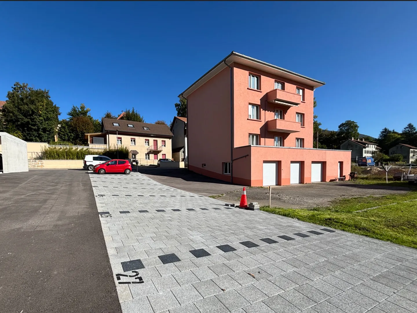 Outdoor parking spaces for rent - Photo 1 of 2