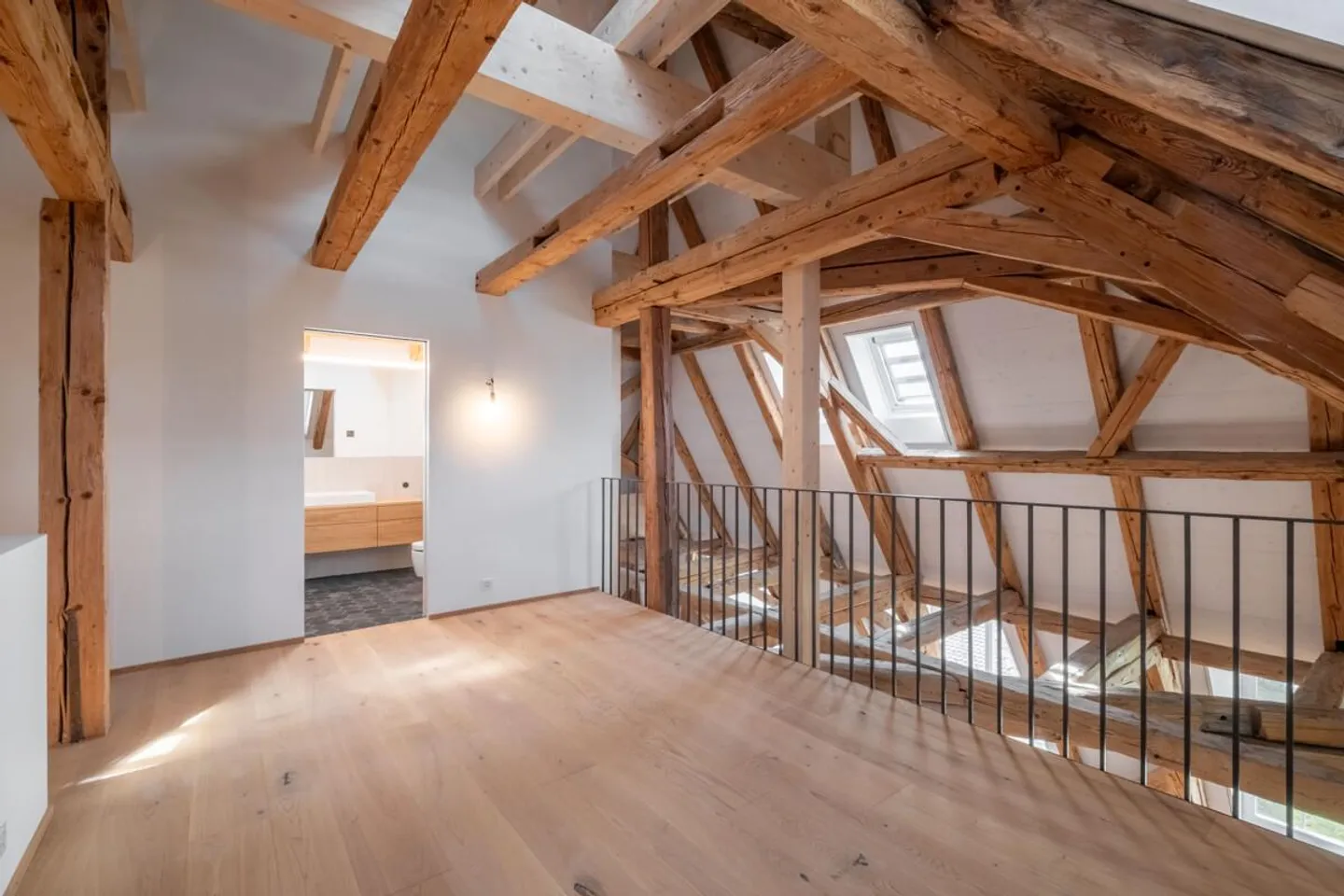 Zizers: Attic Loft Maisonette in Castle Environment - Photo 4 of 5