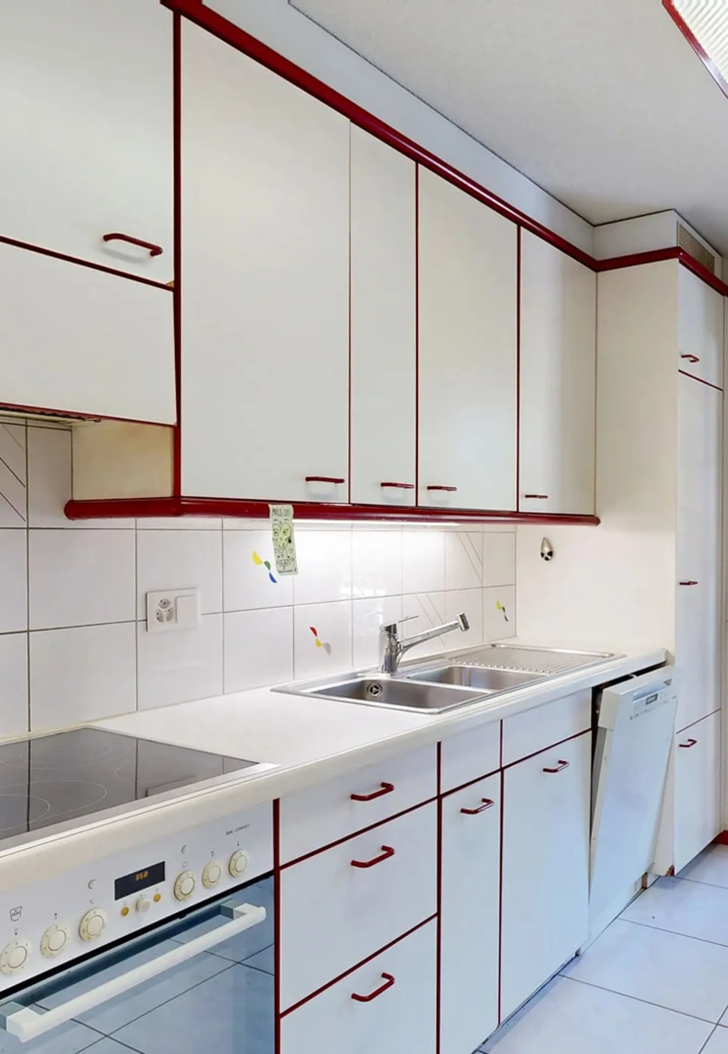 Bella casa a schiera di 7,5 stanze con garage doppio e posto auto esterno - Foto 7 di 23
