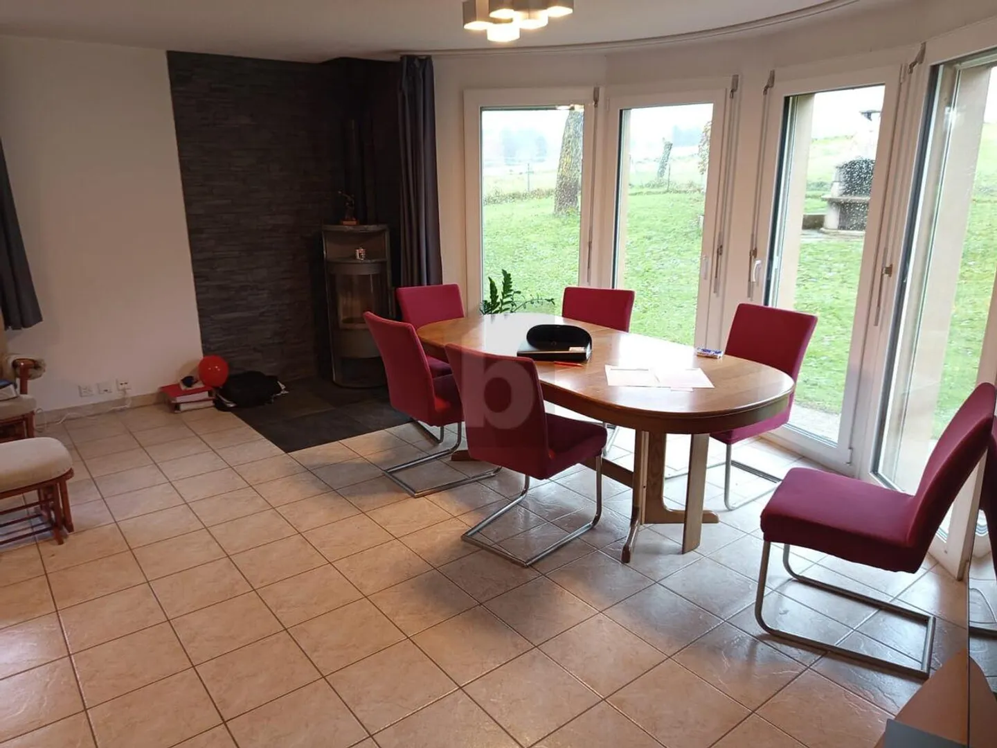 HAVRE DE LUMIÈRE AU CENTRE DU VILLAGE - Photo 3 sur 6