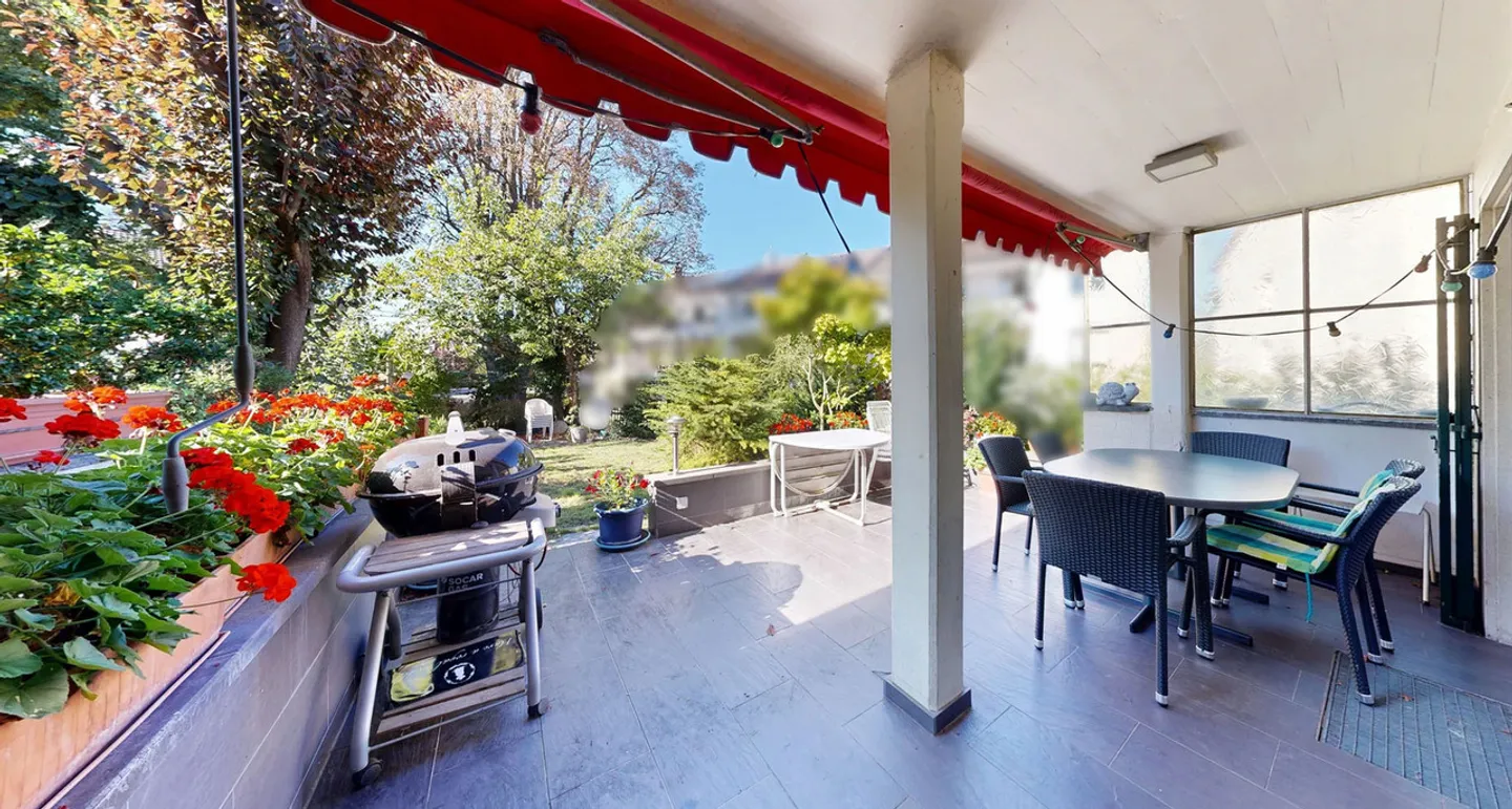 Bella casa a schiera di 7,5 stanze con garage doppio e posto auto esterno - Foto 18 di 23