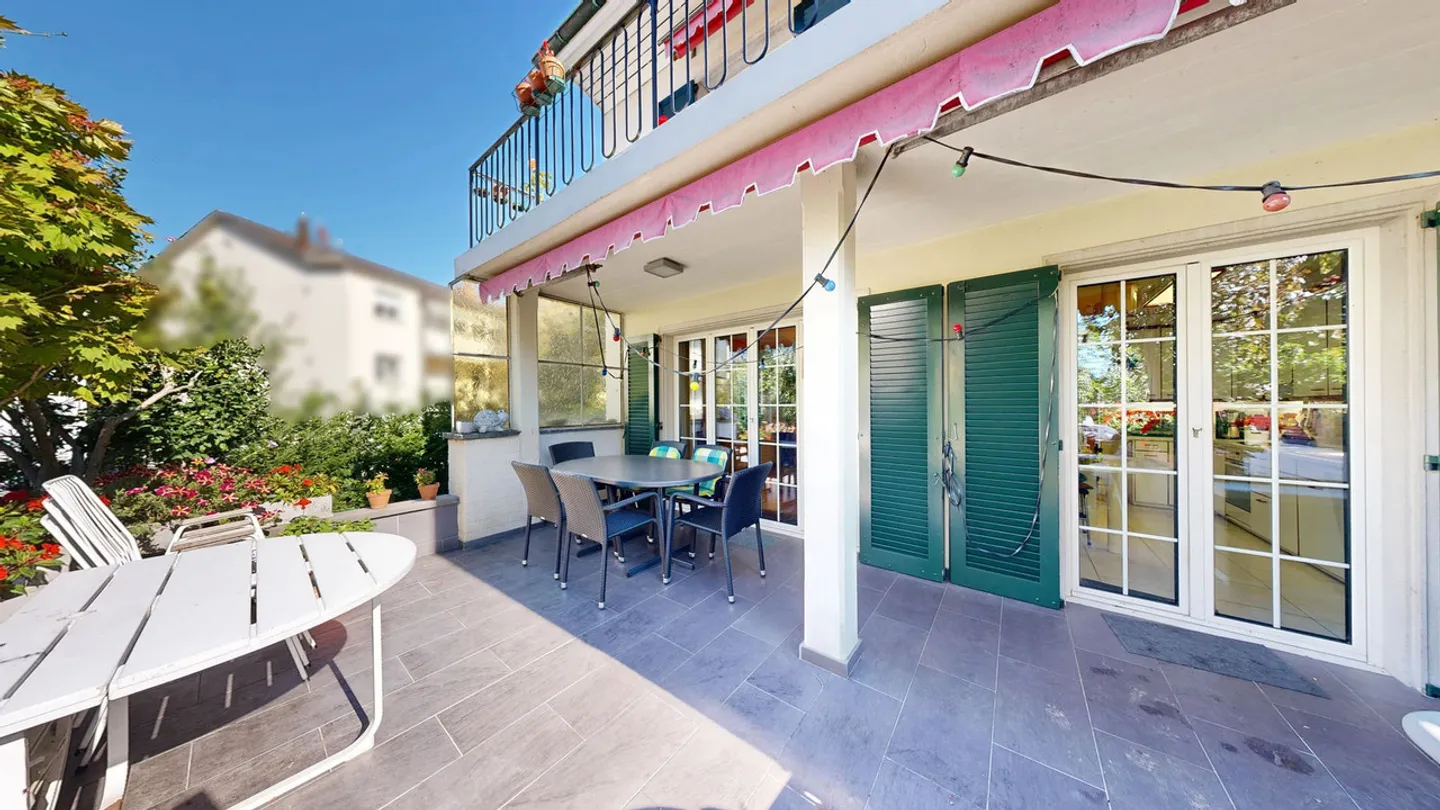Bella casa a schiera di 7,5 stanze con garage doppio e posto auto esterno - Foto 19 di 23