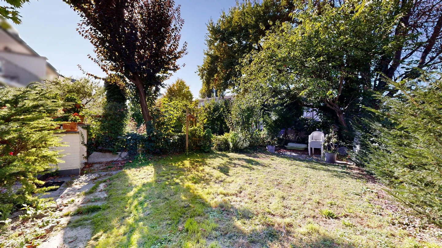 Bella casa a schiera di 7,5 stanze con garage doppio e posto auto esterno - Foto 20 di 23