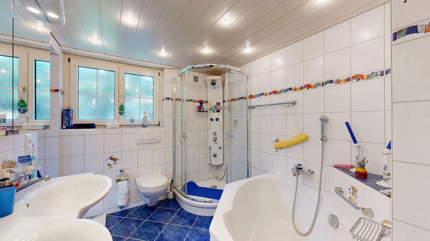 Bella casa a schiera di 7,5 stanze con garage doppio e posto auto esterno - Foto 13 di 23