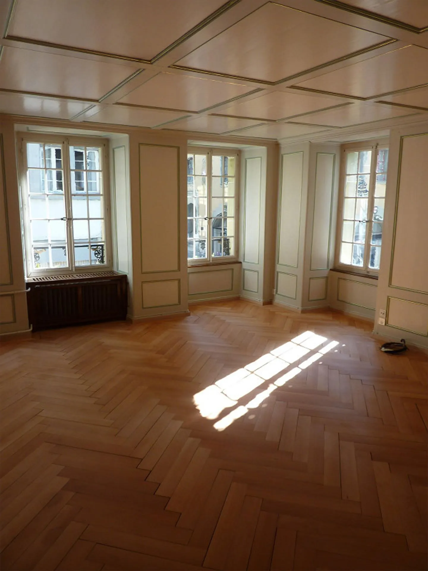 Charming Old Town Apartment - Photo 2 of 13