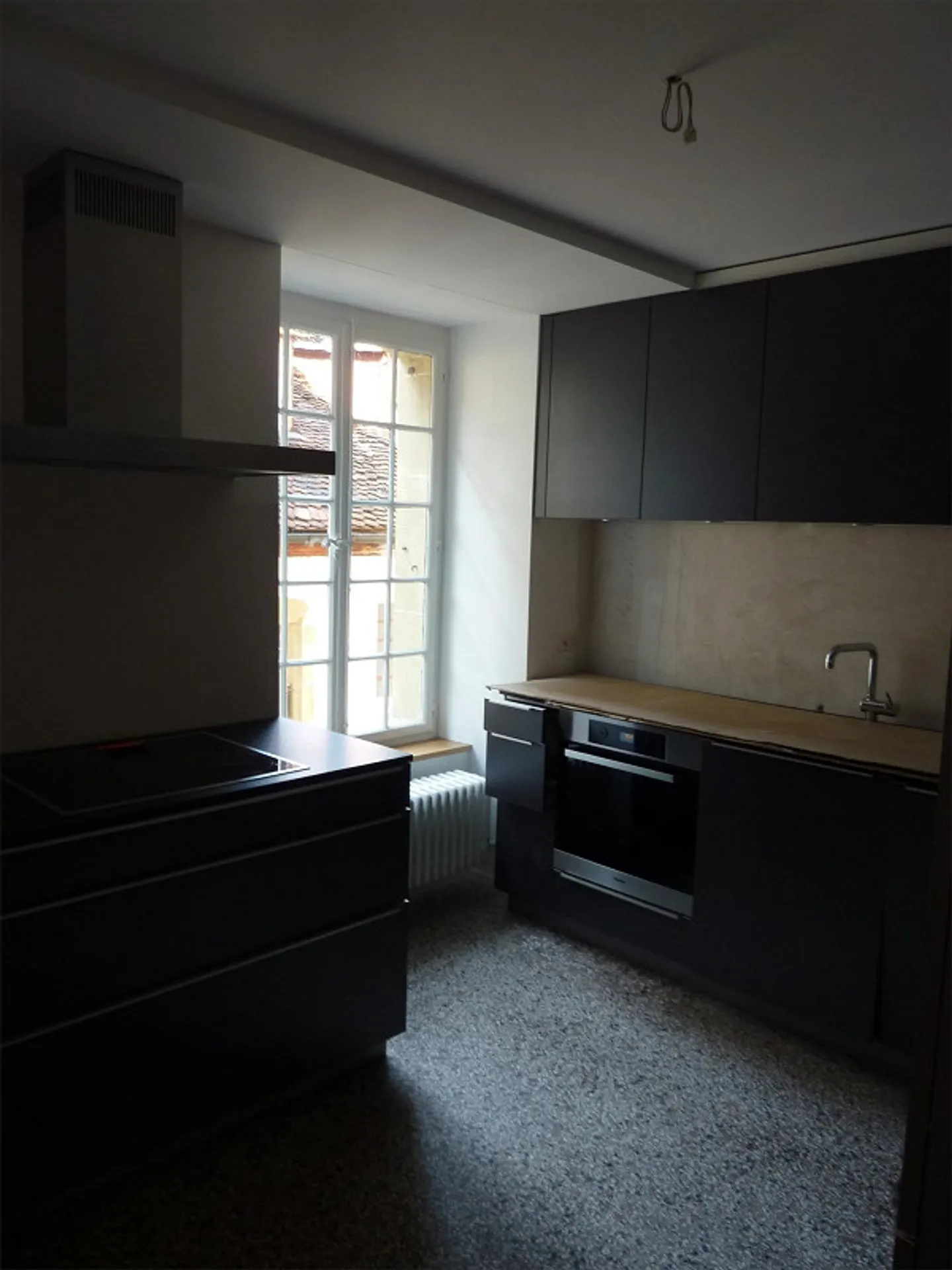 Charming Old Town Apartment - Photo 7 of 13