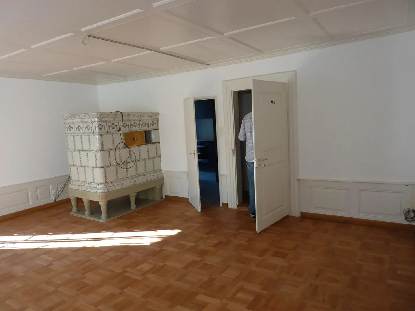 Charming Old Town Apartment - Photo 8 of 13