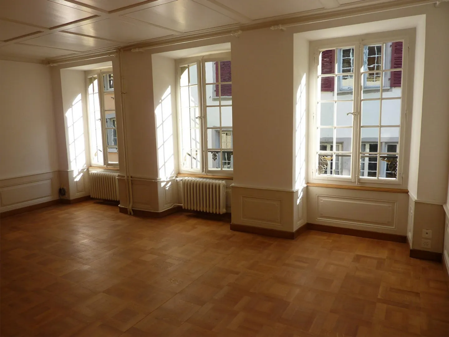 Charming Old Town Apartment - Photo 3 of 13