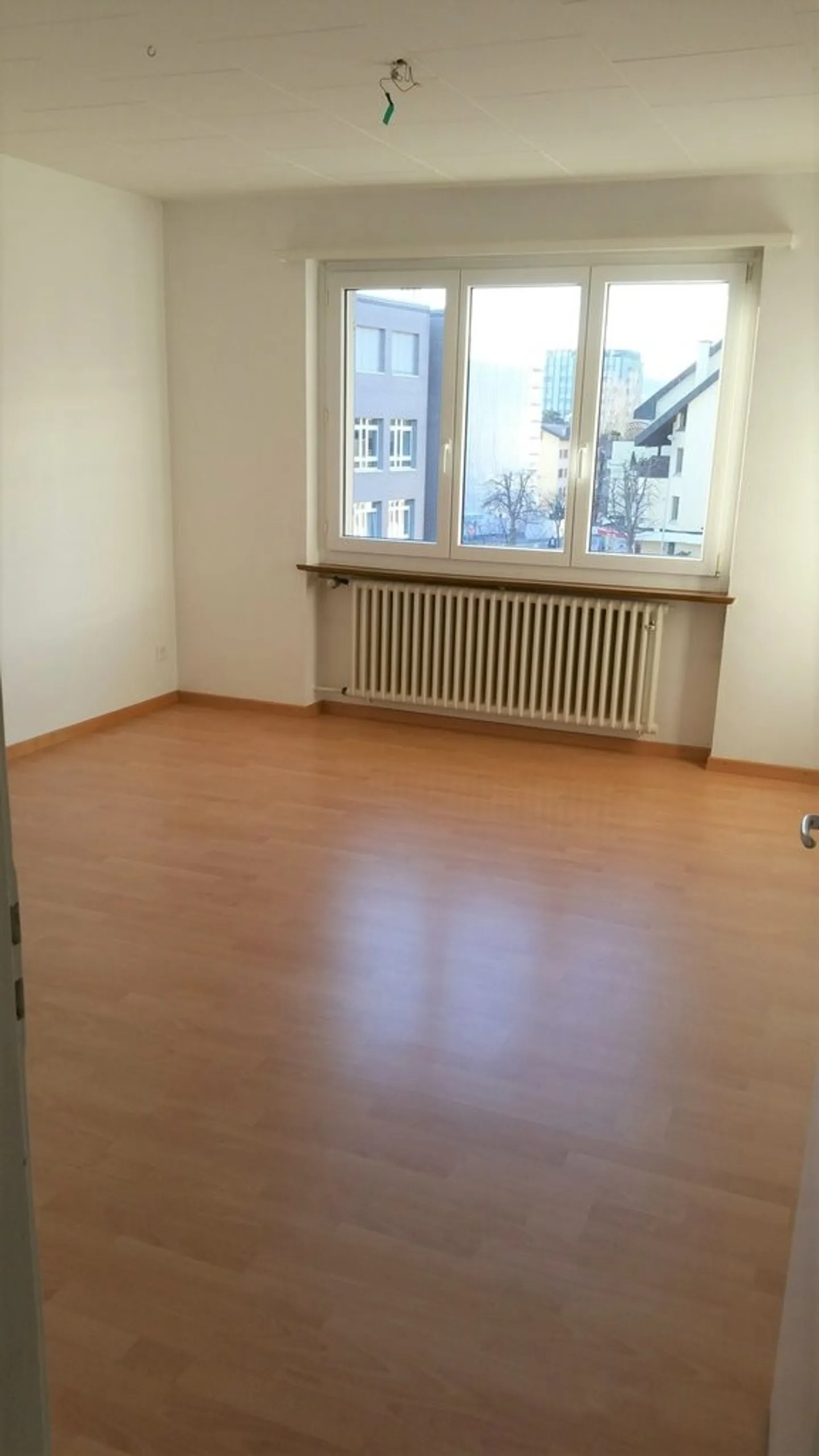 Apartment for rent - Photo 3 of 5