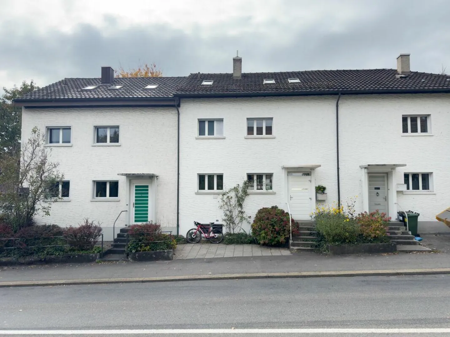 5.5-room terraced house with idyllic garden and sunny balcony - Photo 1 of 30