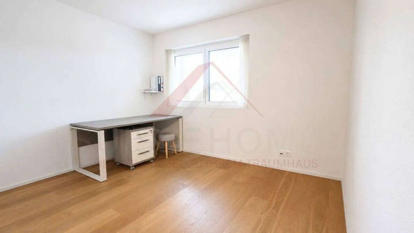 Modernes 6.5-Zimmer-Einfamilienhaus mit grosszügigem Garten in Signau - Foto 21 von 23