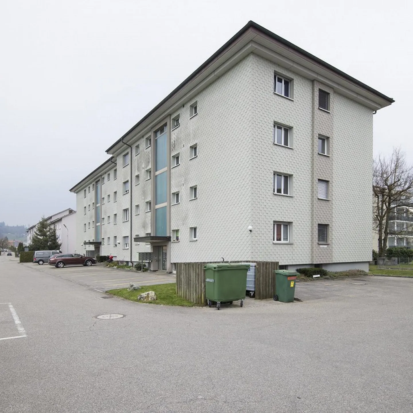 Ampio e luminoso appartamento familiare in una posizione tranquilla! - Foto 3 di 12