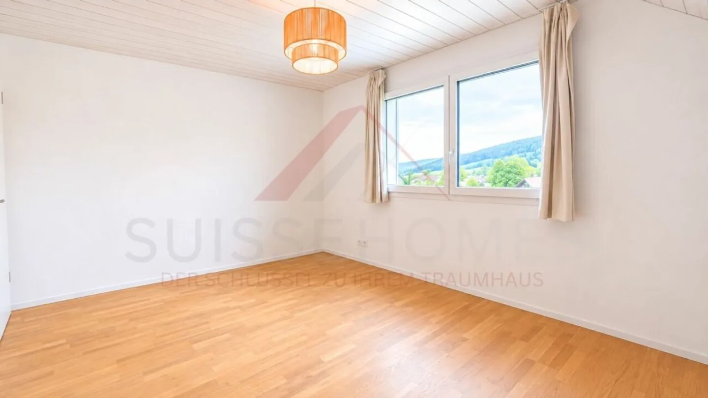 Modernes 6.5-Zimmer-Einfamilienhaus mit grosszügigem Garten in Signau - Foto 14 von 23