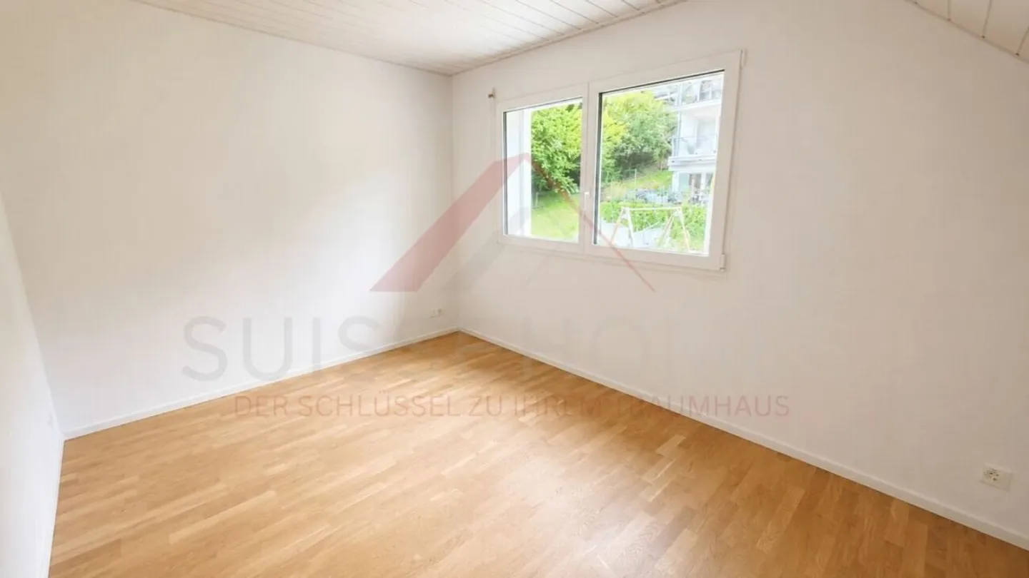 Modernes 6.5-Zimmer-Einfamilienhaus mit grosszügigem Garten in Signau - Foto 15 von 23