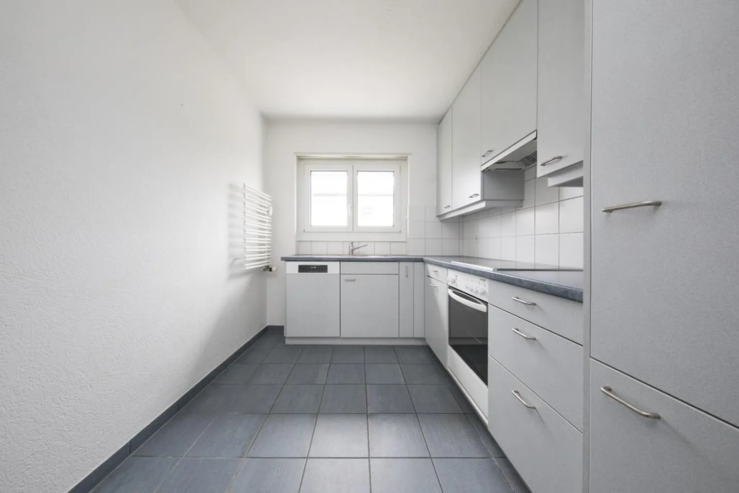 Ampio e luminoso appartamento familiare in una posizione tranquilla! - Foto 8 di 12