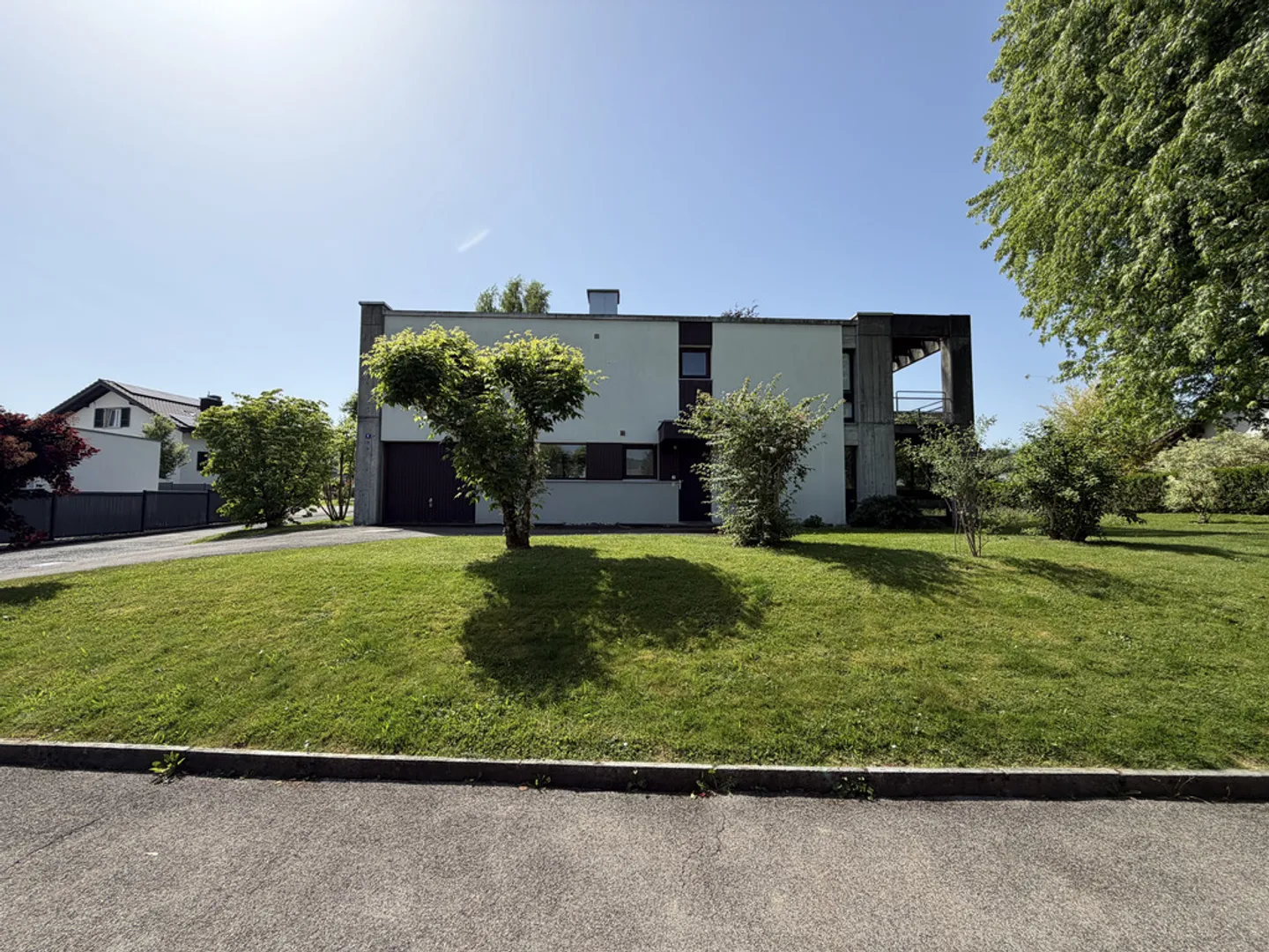Elegante Villa in Porrentruy - Foto 2 von 12