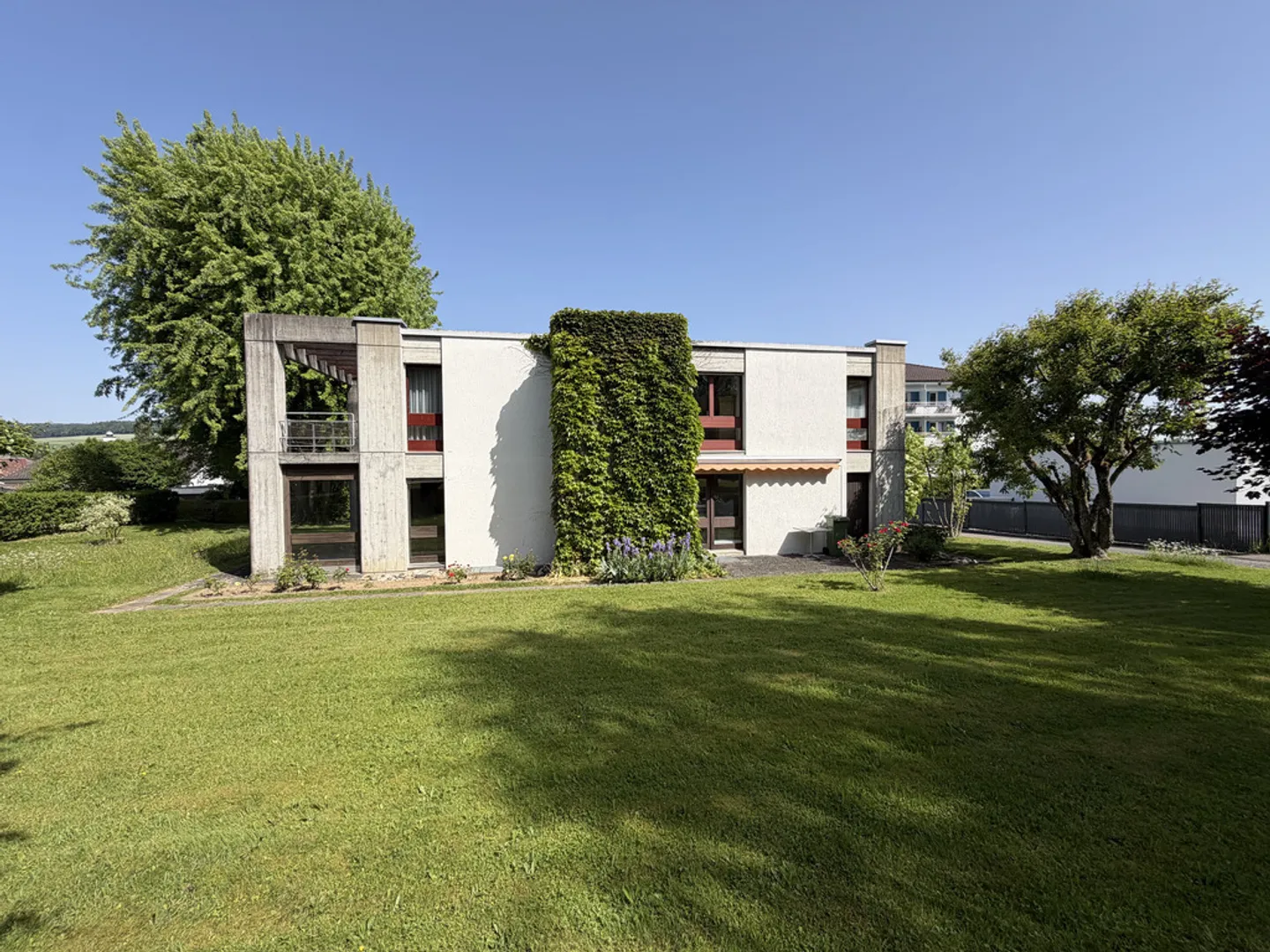 Elegante Villa in Porrentruy - Foto 3 von 12