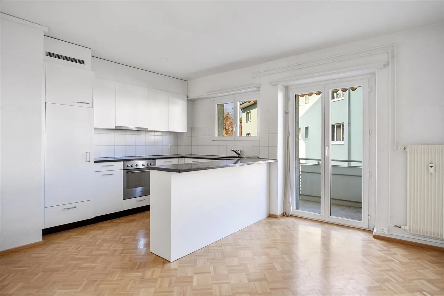 Apartment for rent - Photo 2 of 7