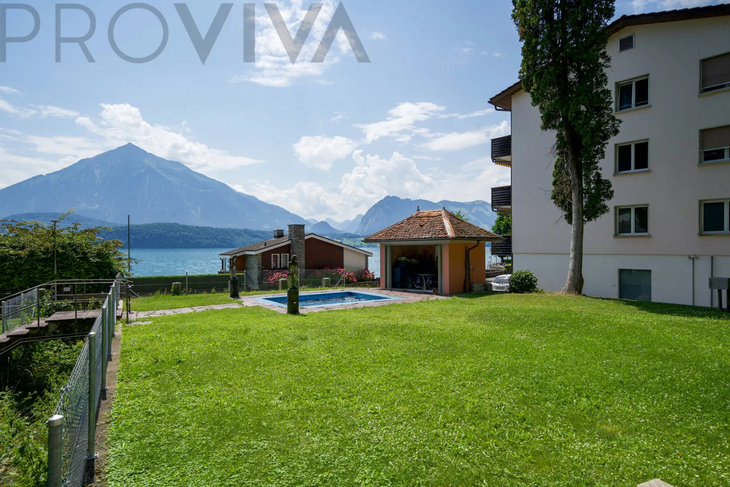 Classically elegant with lake view Historical estate in Gunten - Photo 5 of 16