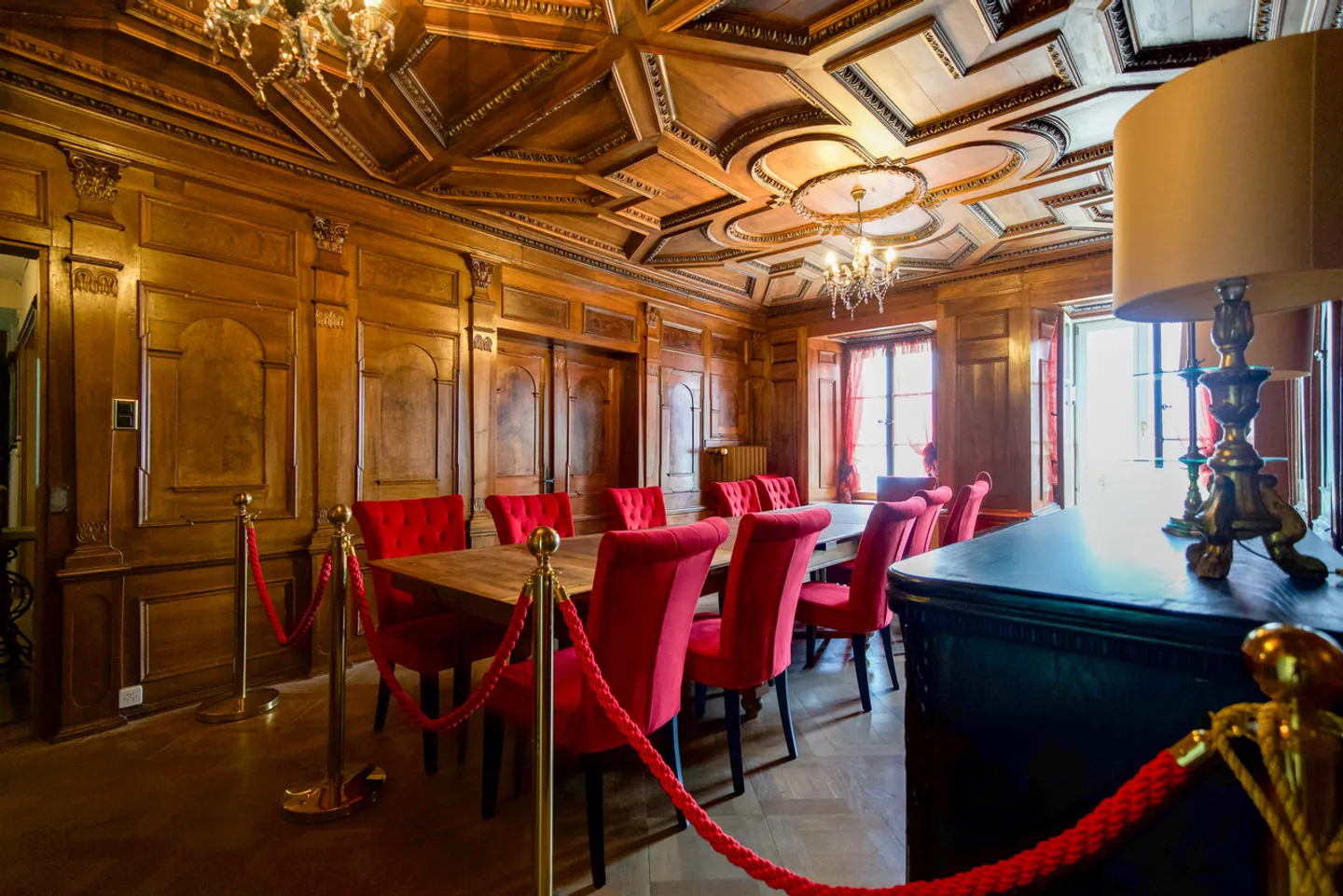 Classically elegant with lake view Historical estate in Gunten - Photo 7 of 16