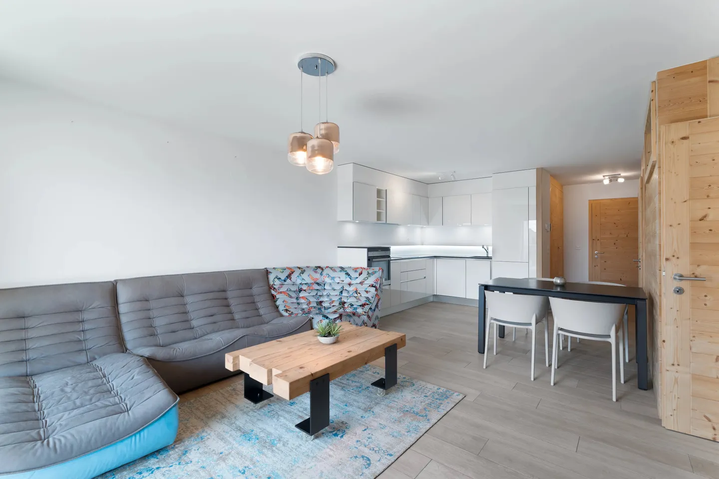 Appartement élégant de 3,5 pièces avec balcon au cœur de Nendaz - Photo 1 sur 9