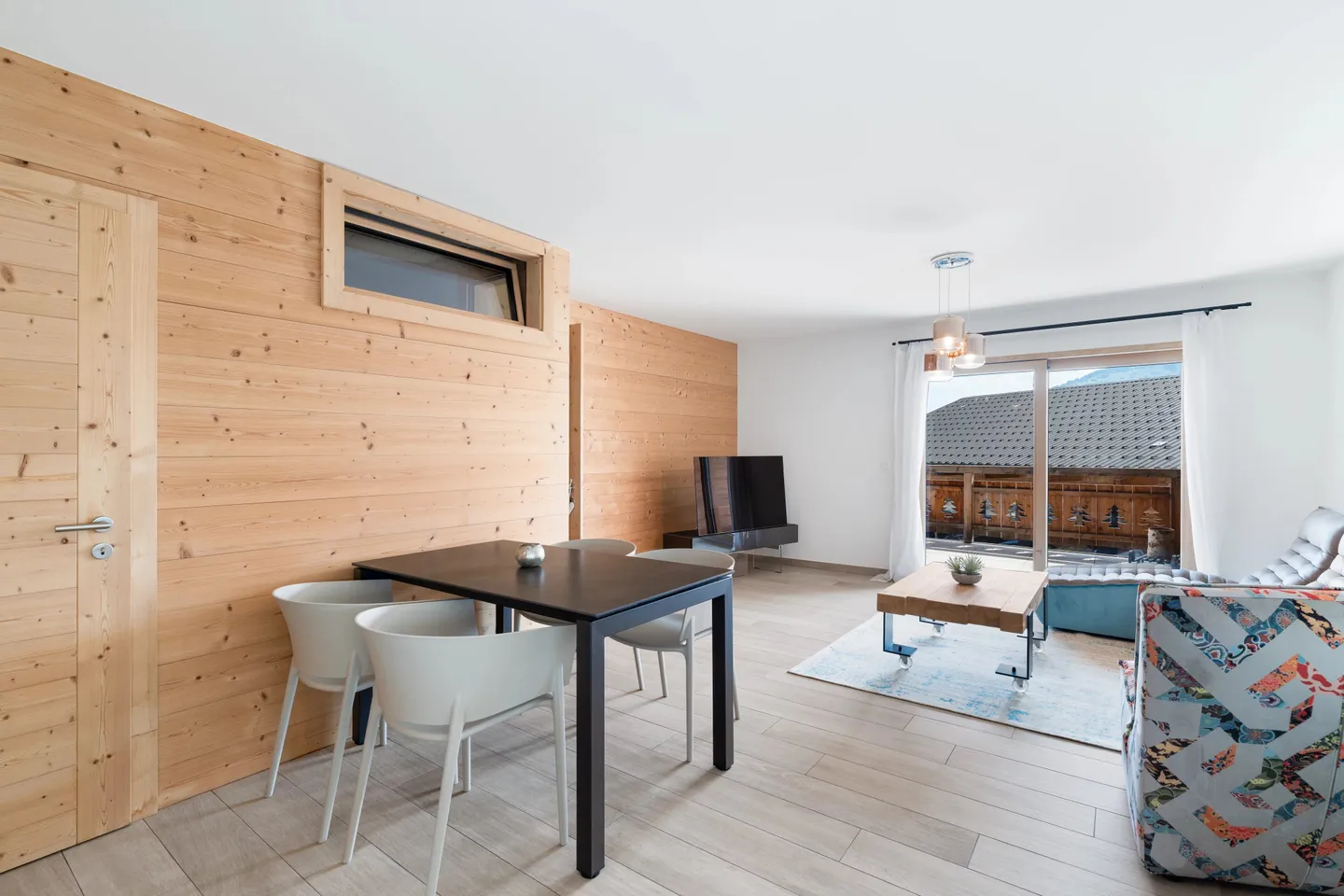 Appartement élégant de 3,5 pièces avec balcon au cœur de Nendaz - Photo 3 sur 9