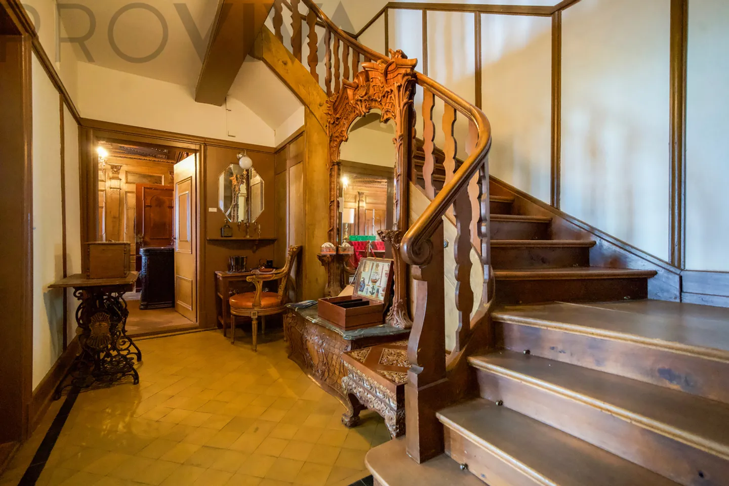 Classically elegant with lake view Historical estate in Gunten - Photo 8 of 16