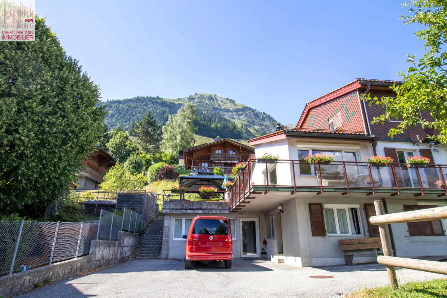 Proprietà in affitto con 13 camere e aree di servizio - Foto 3 di 16
