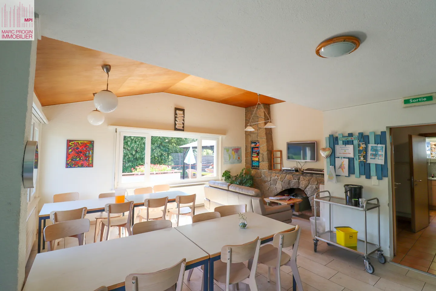Proprietà in affitto con 13 camere e aree di servizio - Foto 6 di 16