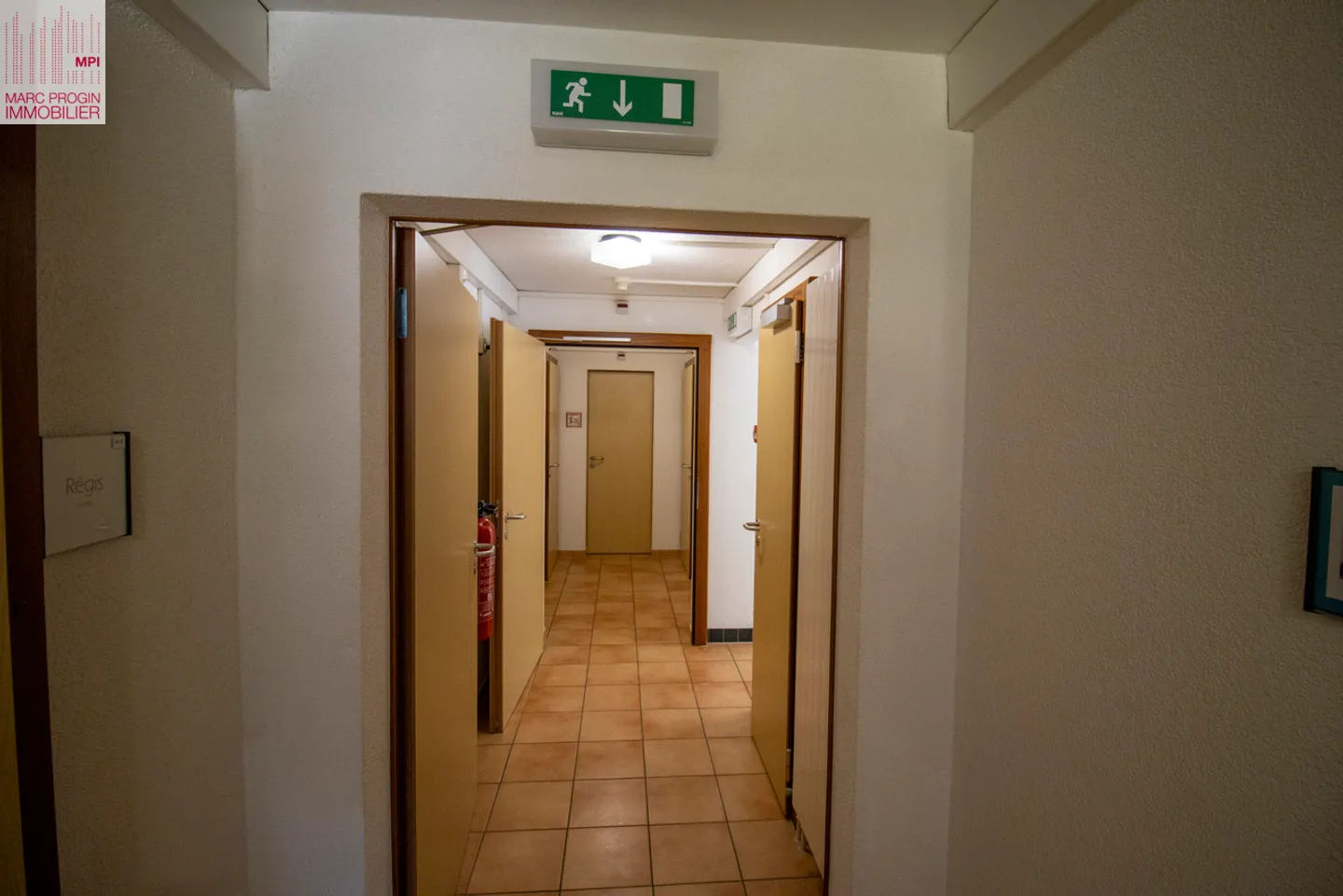 Proprietà in affitto con 13 camere e aree di servizio - Foto 9 di 16
