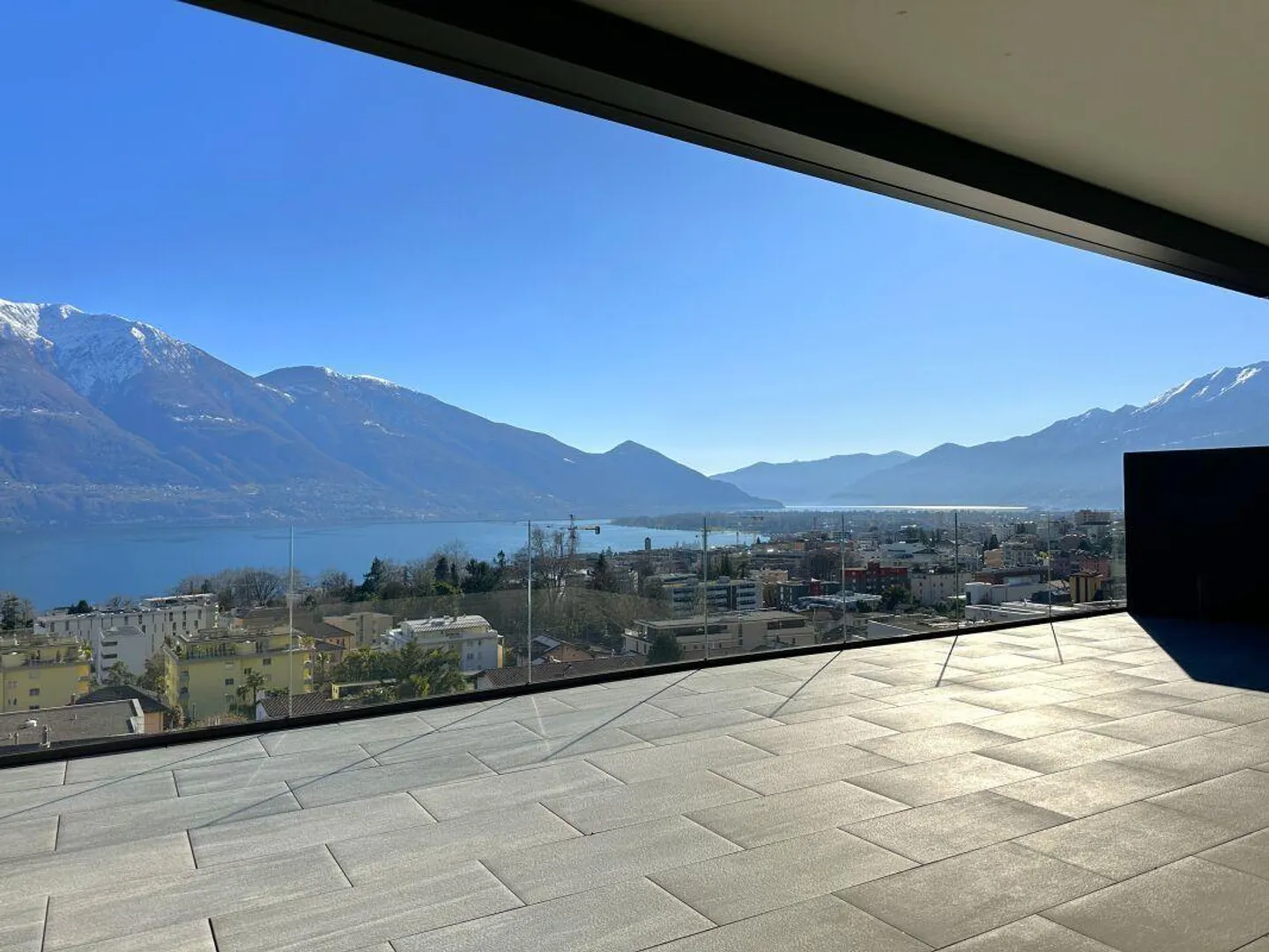 Vivre prestigieusement à Minusio dans la Résidence Estate & Esplanade - Photo 1 sur 15