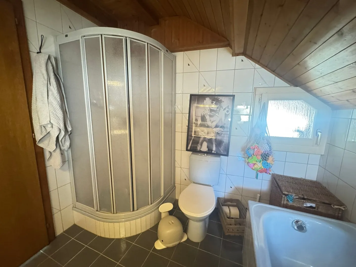 Detached house with neighboring house - Photo 13 of 30