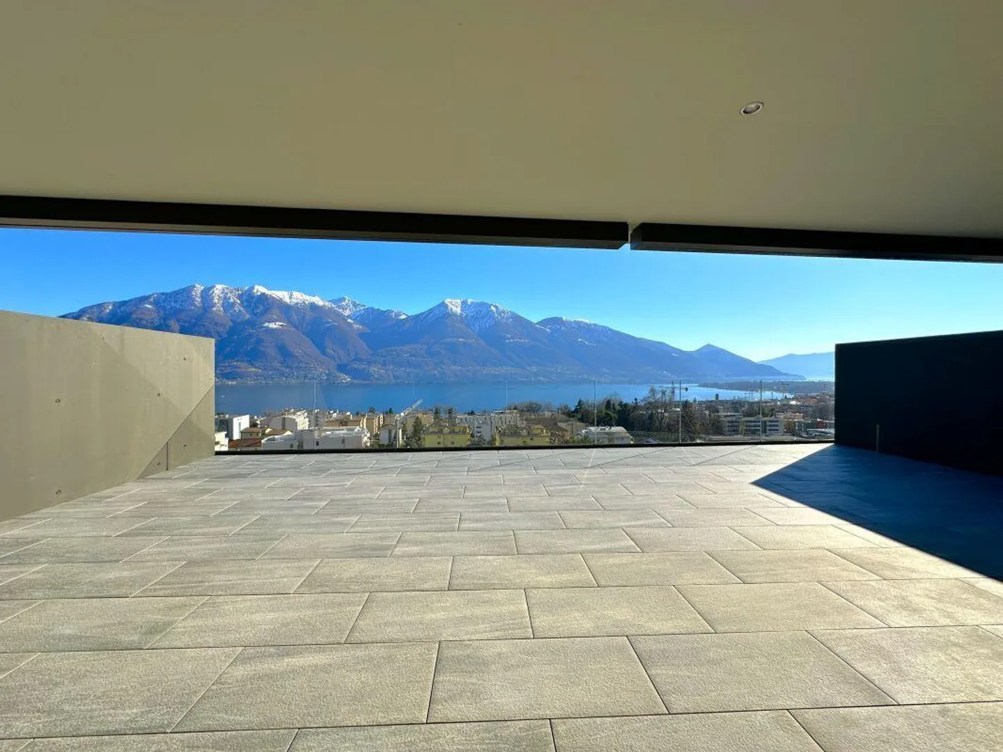 Vivre prestigieusement à Minusio dans la Résidence Estate & Esplanade - Photo 3 sur 15