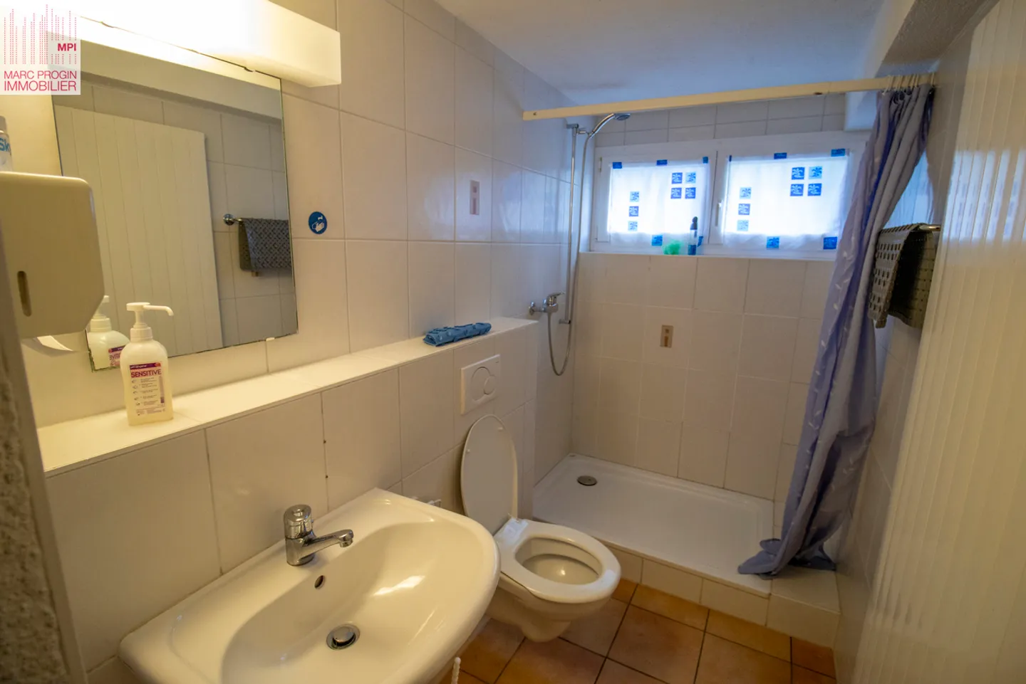 Proprietà in affitto con 13 camere e aree di servizio - Foto 11 di 16