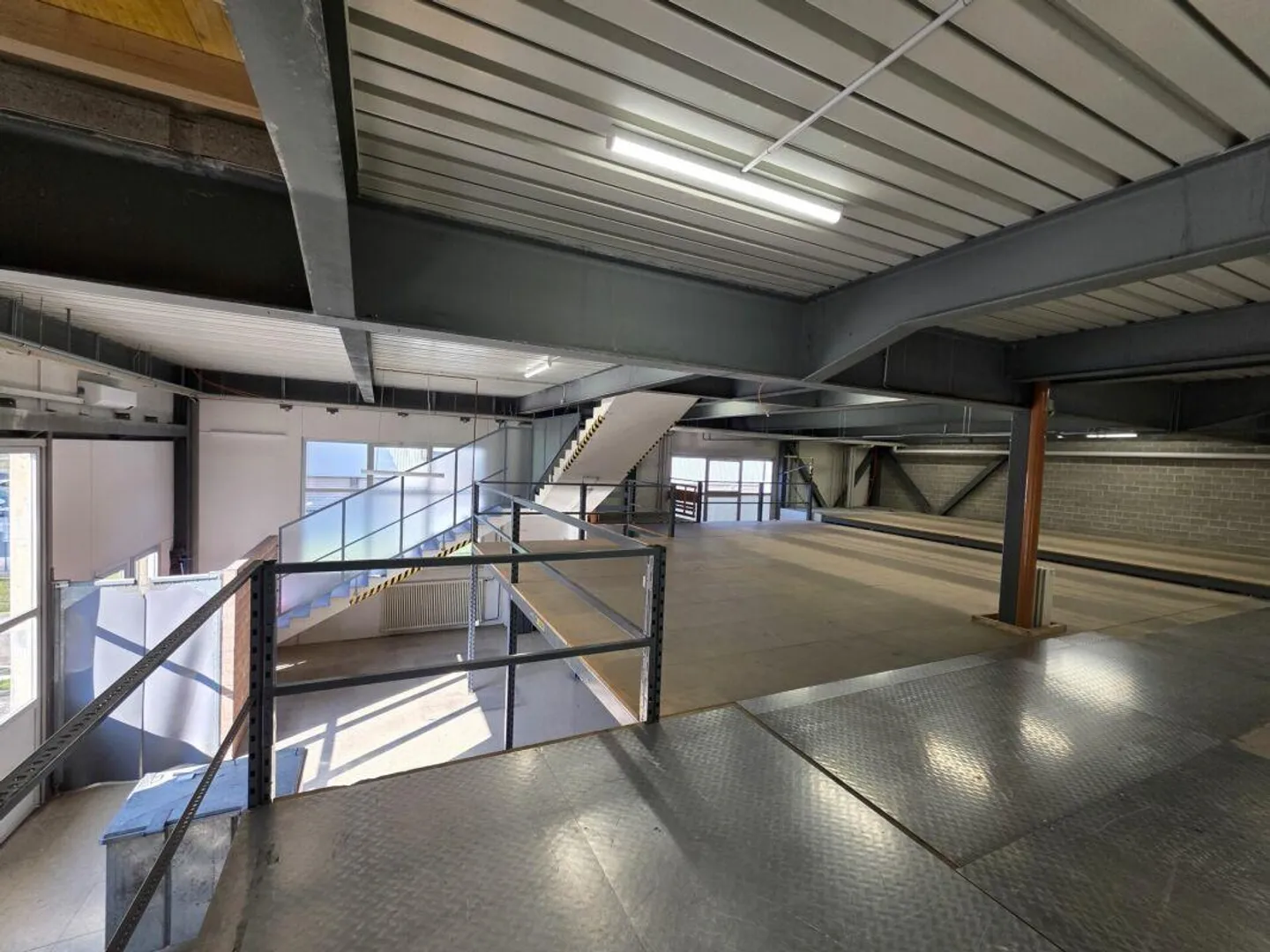 Losone : bâtiment commercial intéressant à louer dans la zone pour activités... - Photo 10 sur 18
