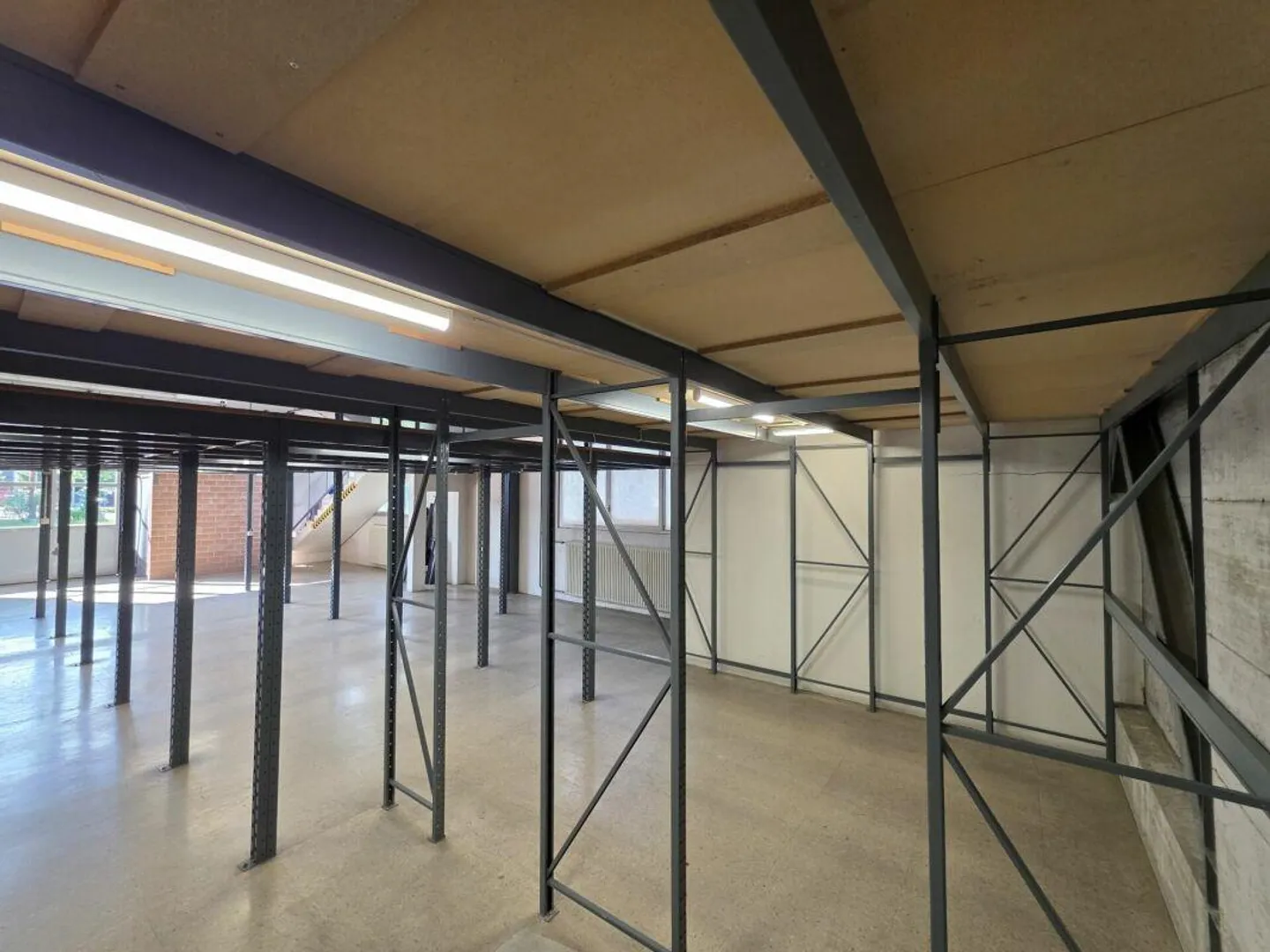 Losone : bâtiment commercial intéressant à louer dans la zone pour activités... - Photo 8 sur 18