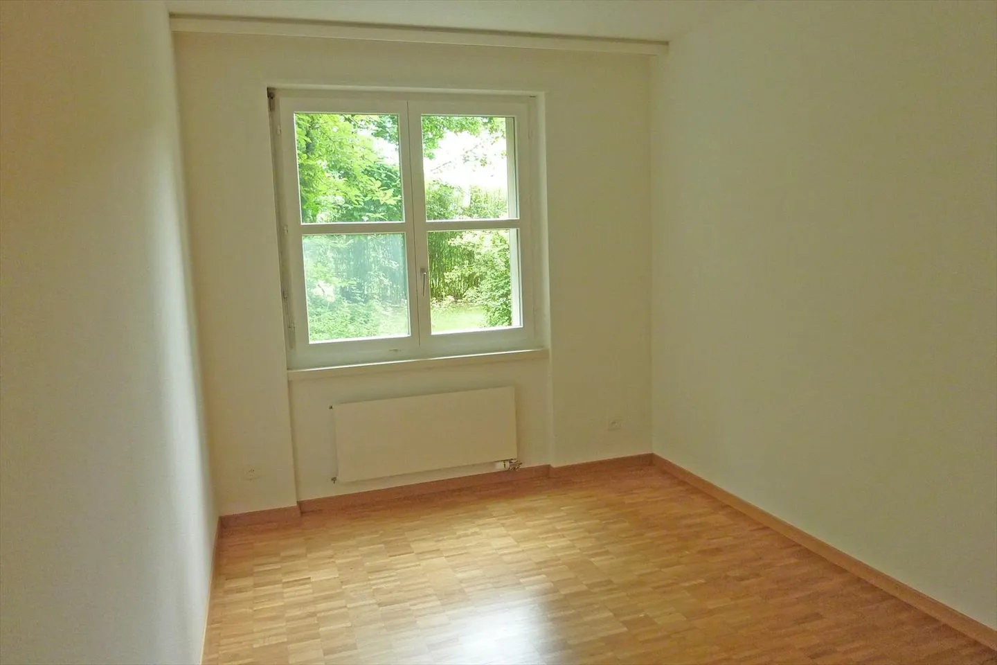 Vivere in una posizione centrale - in un ambiente verde con area salotto - Foto 7 di 10