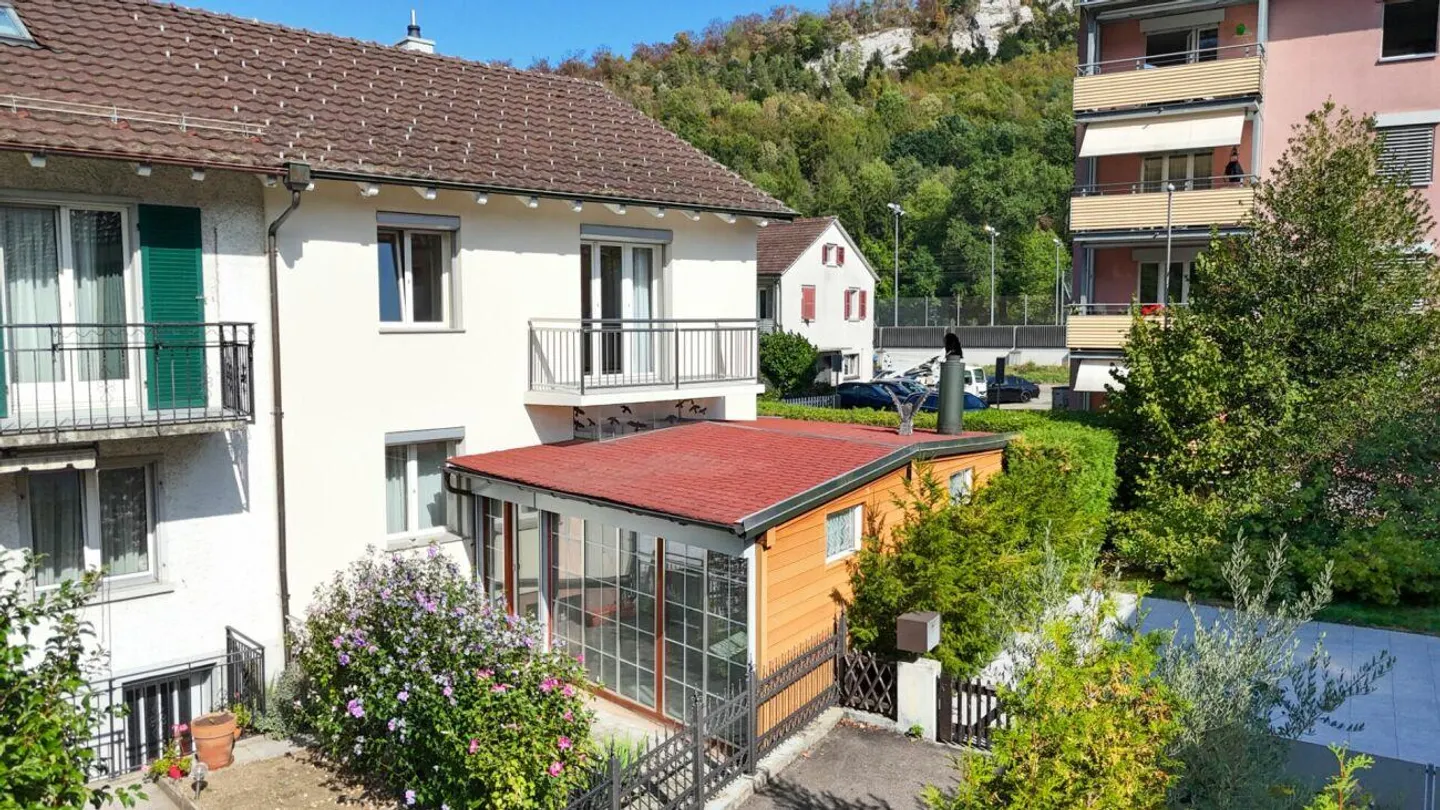 Charmantes Reihenhaus mit Garten - Foto 1 von 13