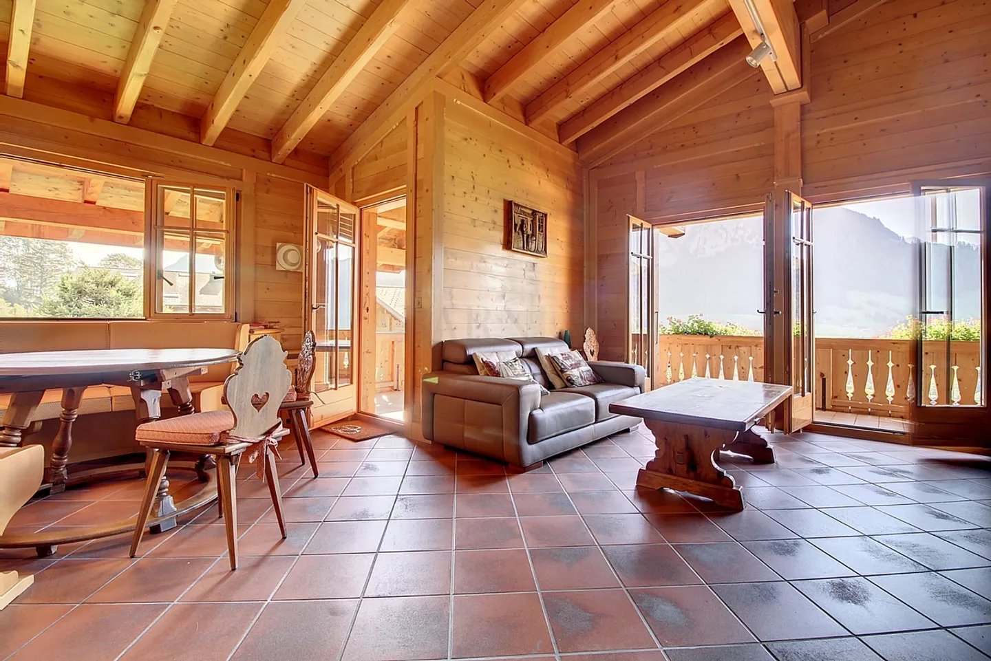 Wunderschöne Duplex-Wohnung auf den Höhen des Dorfes - Foto 1 von 12