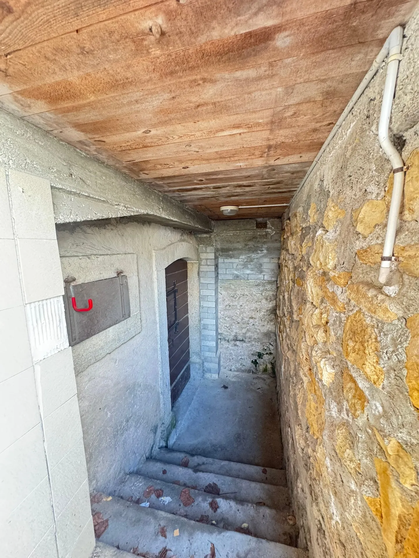 Detached house with neighboring house - Photo 25 of 30